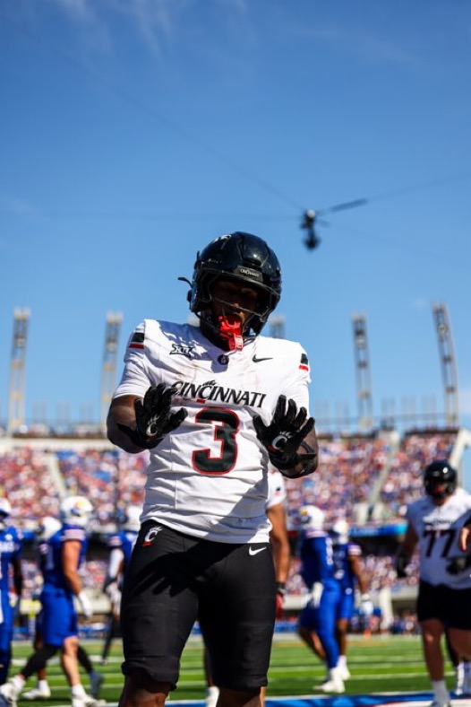Week 5 AZHSFB Alumni Spotlight: Centennial’s Tawee Walker steps up in Cincinnati victory